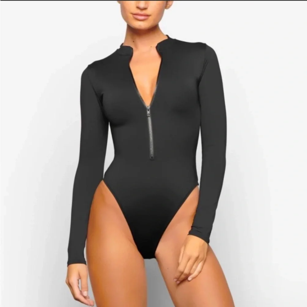 COPY - NEW !! SKIMS Swim Zip Front Long Sleeve One piece - ONYX